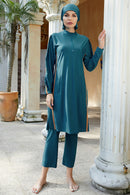 Ensemble de bain casquette, haut à quart de zip et pantalon