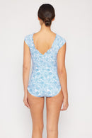 Marina West Swim - Bring Me Flowers - Maillot de bain une pièce à col en V - Bleu chardon