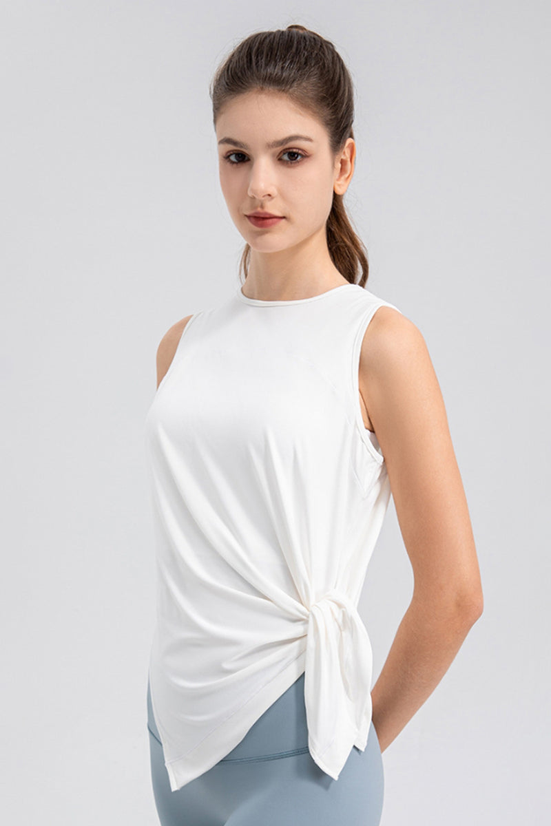 Camiseta sin mangas con cuello redondo y abertura