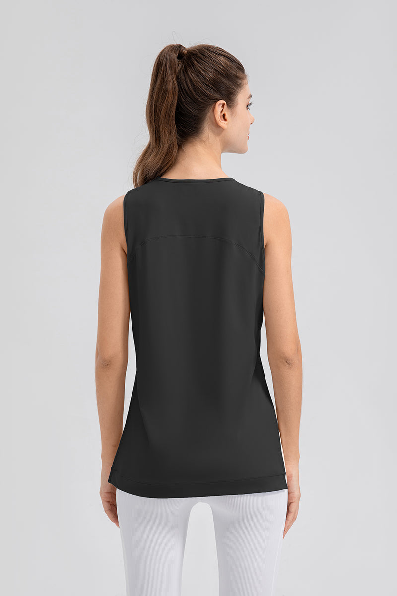 Camiseta sin mangas con cuello redondo y abertura