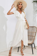 Vestido midi con cuello en V y volantes