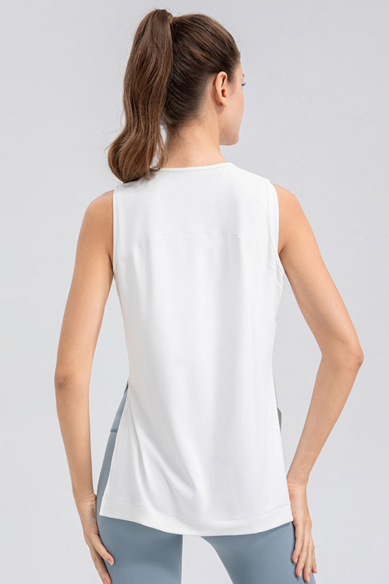 Camiseta sin mangas con cuello redondo y abertura
