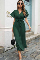 Vestido midi con sobrepelliz y cinturón con mangas acampanadas