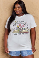 T-shirt en coton avec motif livre et fleur en taille réelle Simply Love