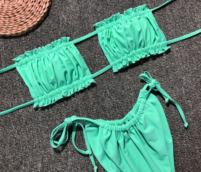 Ensemble de bikini froncé à volants