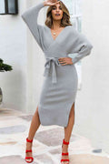 Robe pull fendue à la taille avec nœud à surplis et col