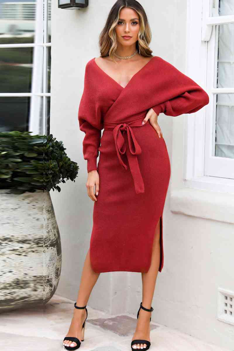 Robe pull fendue à la taille avec nœud à surplis et col
