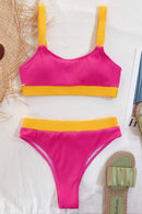 Ensemble de bikini à encolure dégagée et blocs de couleurs