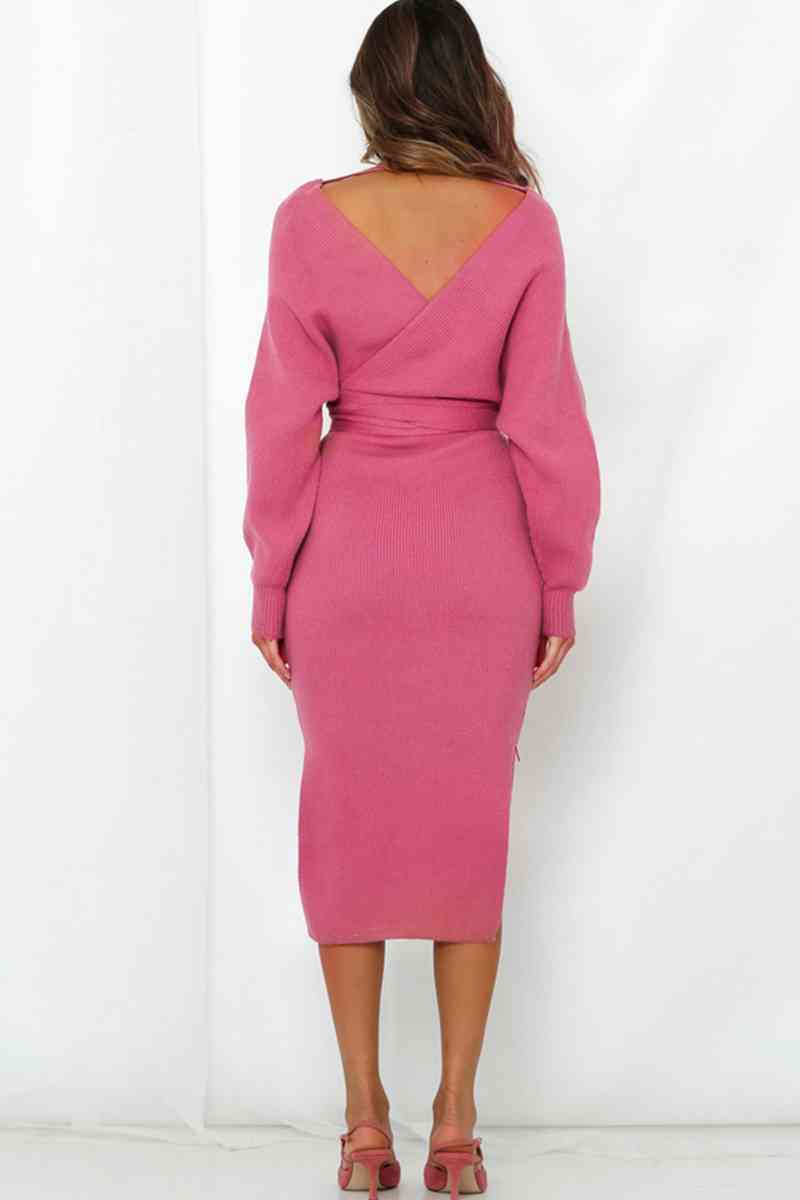 Robe pull fendue à la taille avec nœud à surplis et col