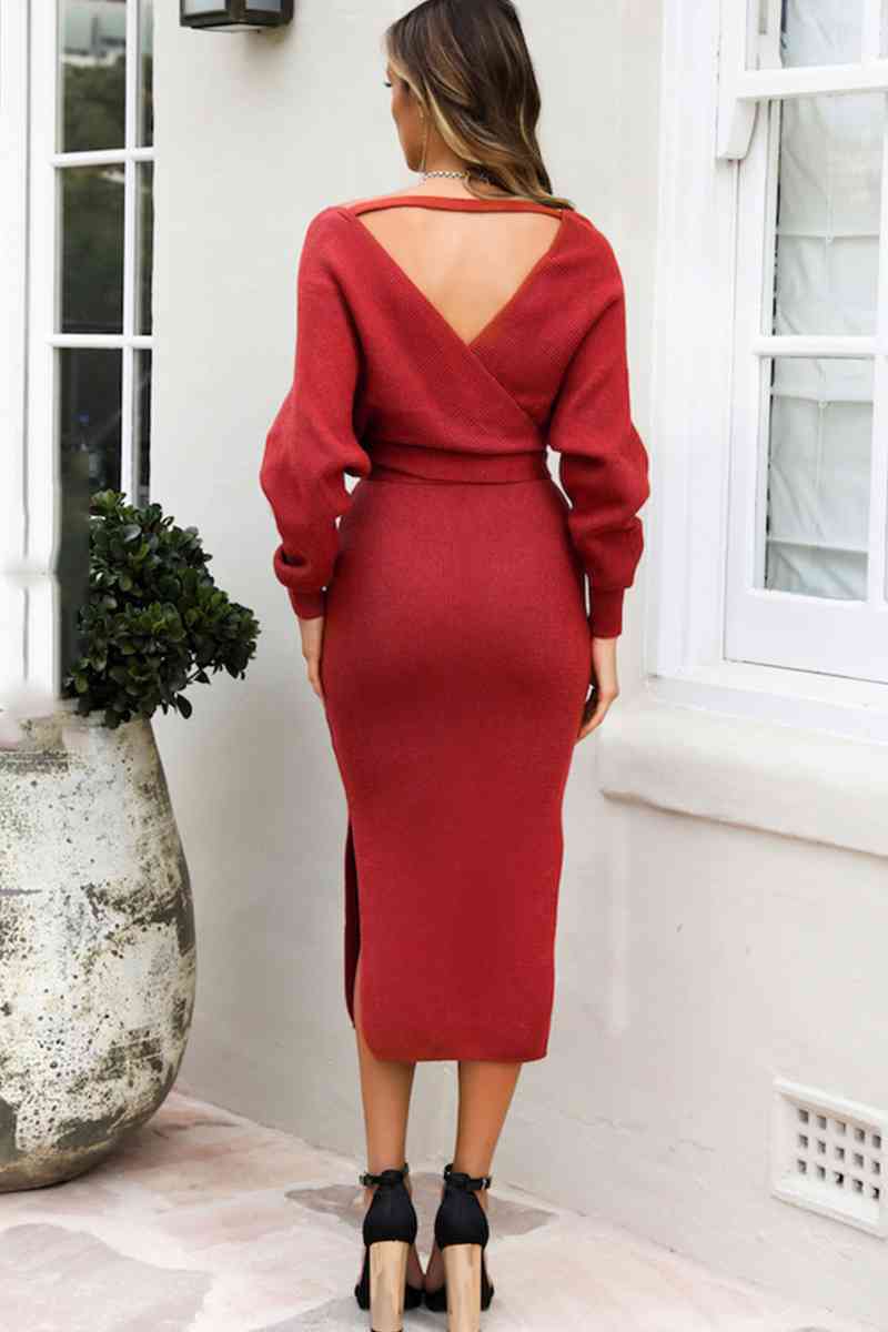Robe pull fendue à la taille avec nœud à surplis et col