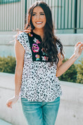 Camiseta de manga corta con cuello con muescas de leopardo