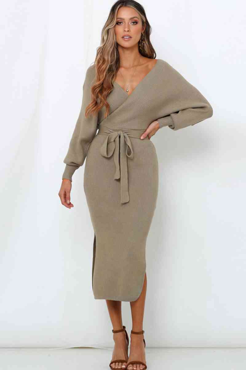 Robe pull fendue à la taille avec nœud à surplis et col