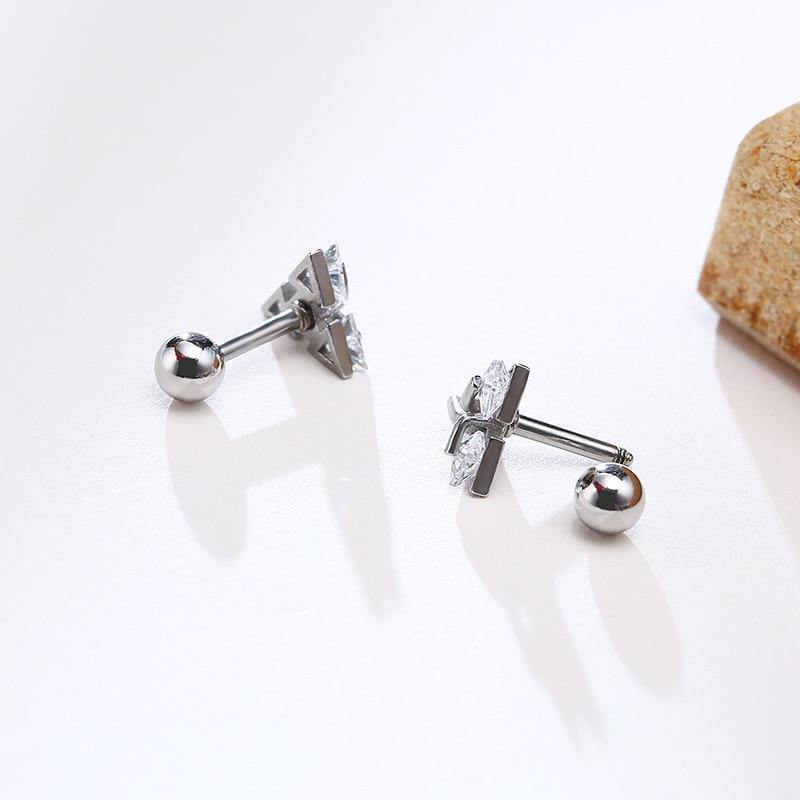 Men's Triangle Shaped Crystal Stud Earrings - AM APPAREL