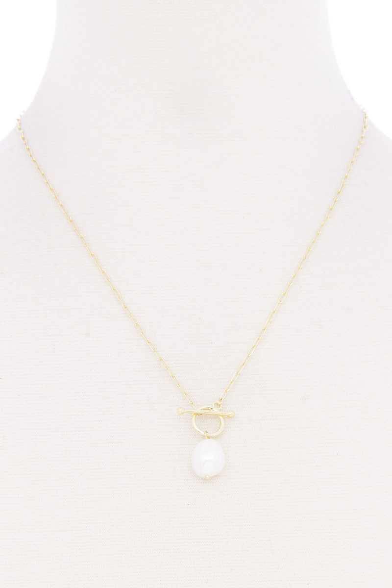 Pearl Toggle Clasp Necklace - AM APPAREL